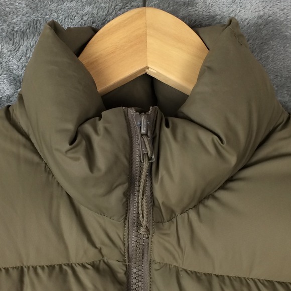 Mountain Equipment MEC Down Vest Mens XS Puffer Khaki Hiking Outdoors Vtg - Picture 3 of 15
